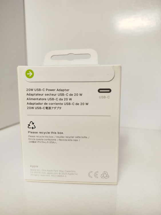 پک اپل استوری آداپتور Apple 20W با دو شاخه سازگار با ایران