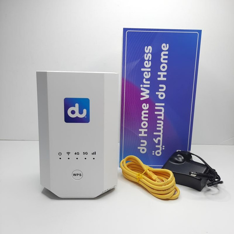 پشت مودم ZLT X28 با چهار پورت LAN گیگابیتی